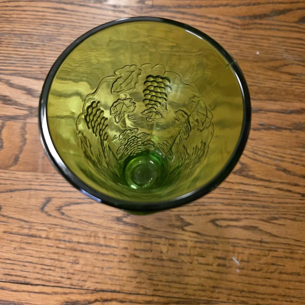 Vintage Green‎ Indiana Glass Footed Vase w/ Harvest Grape Leaves Design
